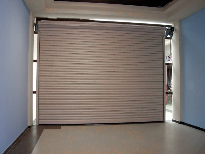 Роллетные ворота DoorHan в Хакасии с установкой